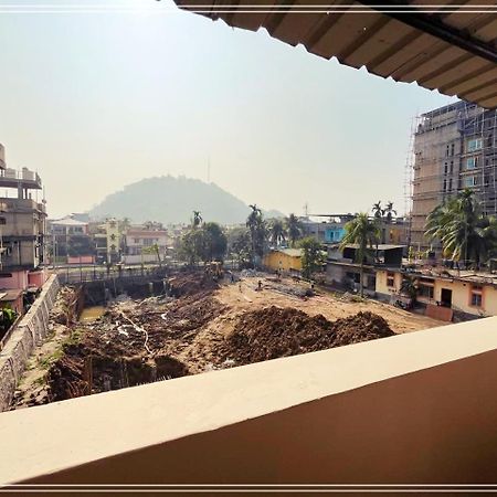 Kanak Laxmi Villa B & B Guwahati Ngoại thất bức ảnh